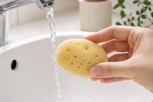 Beautyblender und Pickel: warum dein Make-up-Schwamm heimlich deine Haut belastet