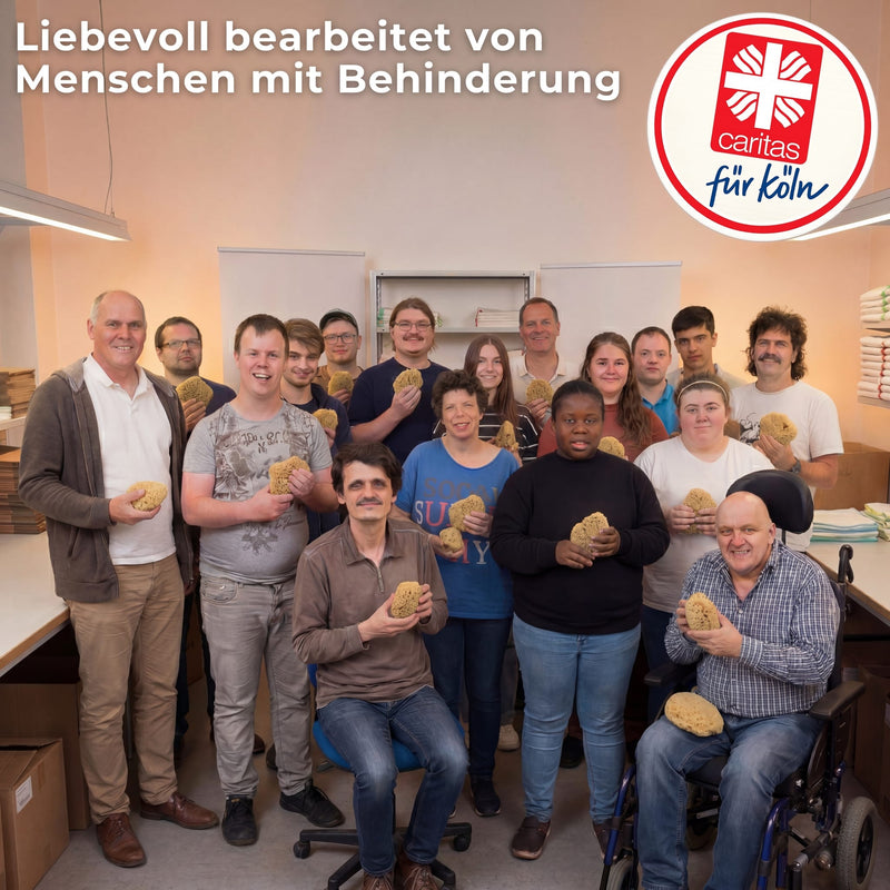 Gesichtsschwämme werden in der Caritas Wertarbeit Köln verpackt