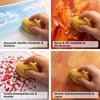 Vier Bilder zeigen Maltechniken mit Naturschwamm: Aquarell-Wolken, Acryl-Impasto, roter Textildruck und Wandlasur