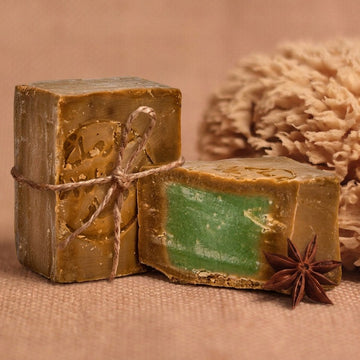 Massage & Peeling mit Honeycomb-Naturschwamm